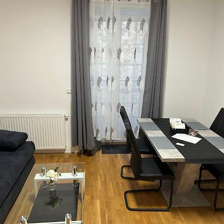 Paky Appartements 00322 Bruck-Leitha Dış mekan fotoğraf