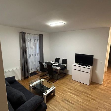 Paky Appartements 00322 Bruck-Leitha Dış mekan fotoğraf