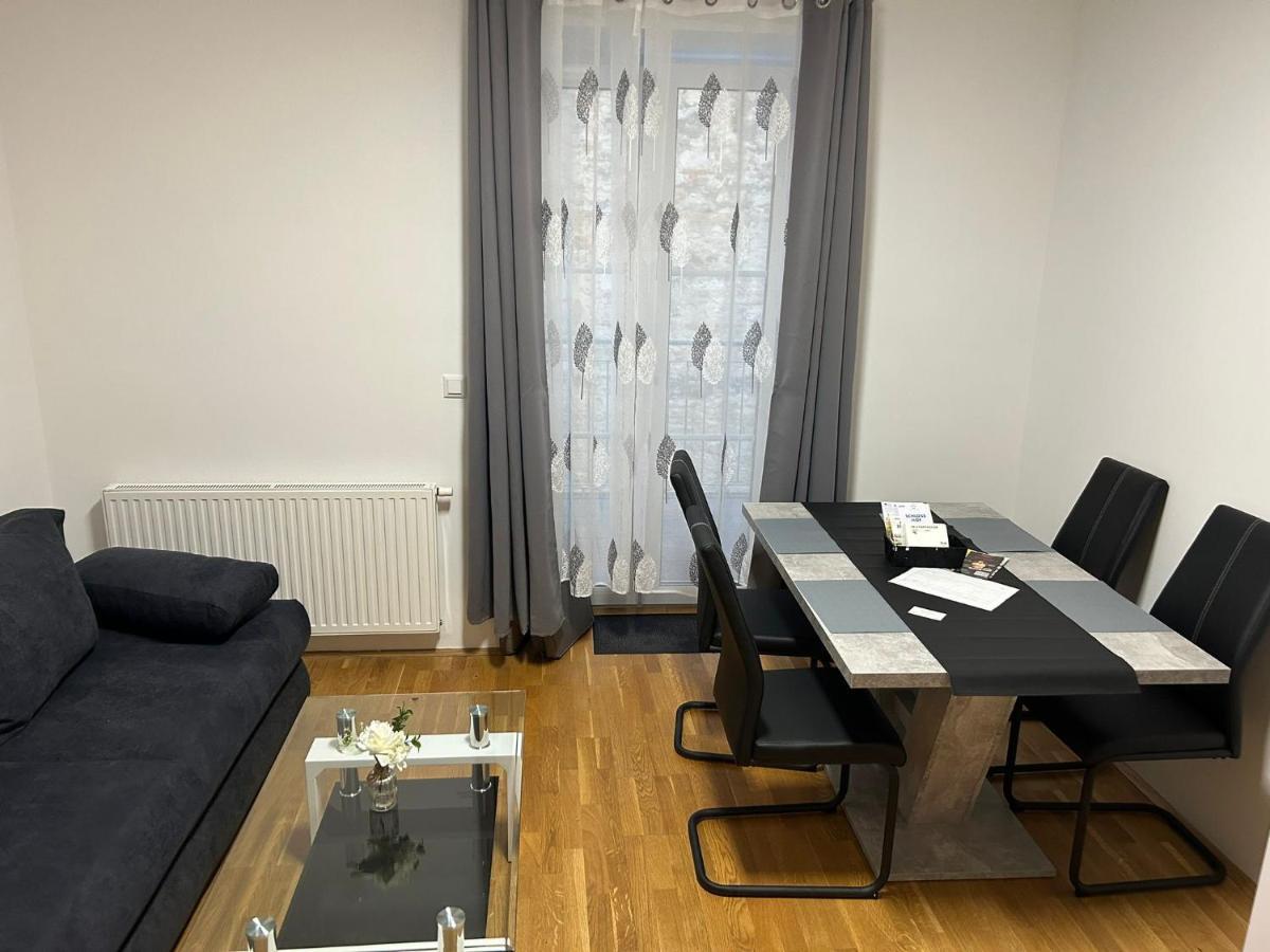 Paky Appartements 00322 Bruck-Leitha Dış mekan fotoğraf